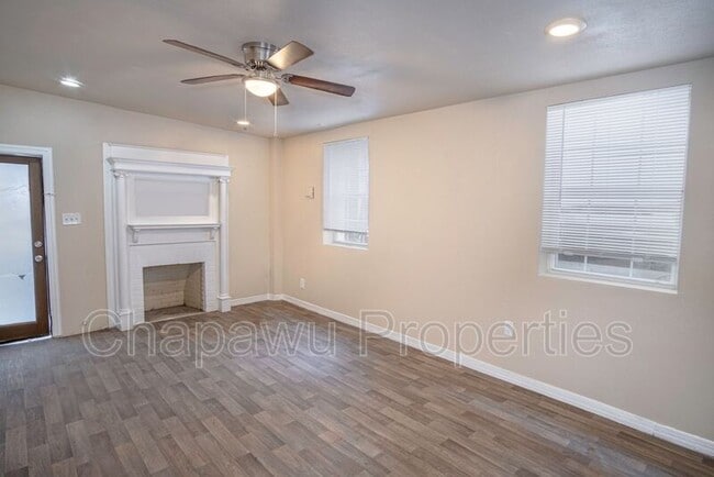 Building Photo - 150 Bank St