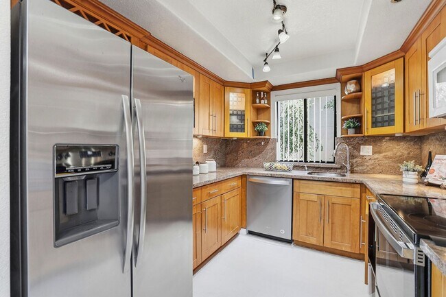 Building Photo - 20740 Celeste Cir