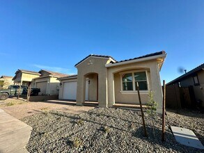 Building Photo - SENTERO CROSSING 3 bed 2 bath home