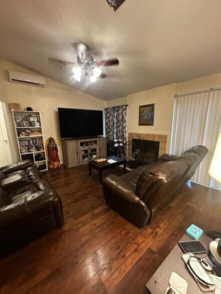 Building Photo - 4703 Stone Ridge Dr