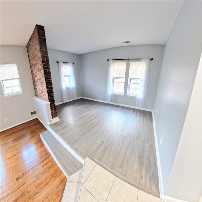 Building Photo - 14 Atkinson St