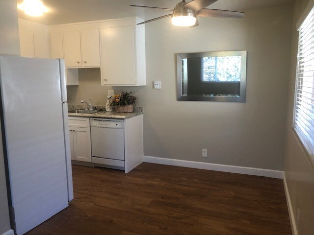 Building Photo - 3456 Redwood Ct
