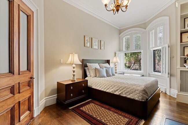 Building Photo - 128 Marlborough St