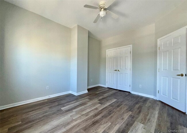 Building Photo - 142 W Boston Post Rd