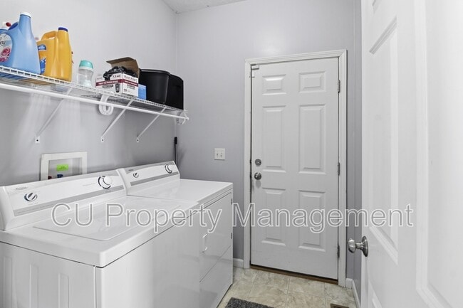 Building Photo - 2950 E Stone Creek Blvd