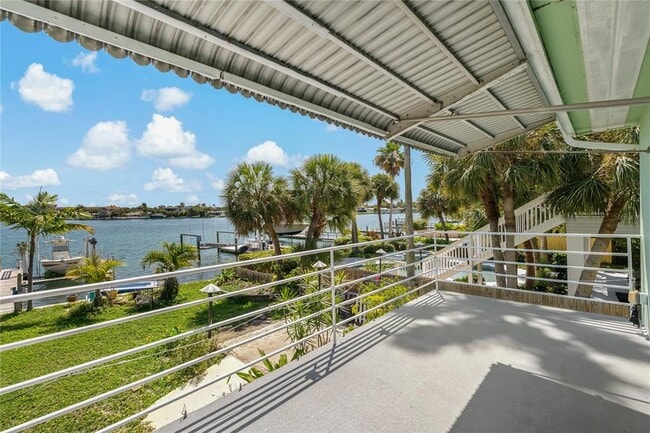 Building Photo - 8441 Bayshore Dr