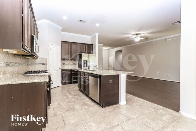 Building Photo - 907 River Crossing Dr