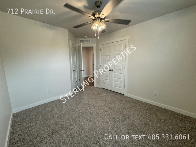 Building Photo - 712 Prairie Dr
