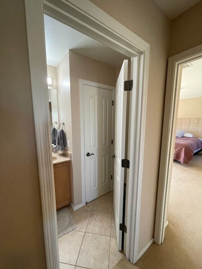 Building Photo - AVAILABLE NOW!  Beautiful 3BD/3BA North West HOME Resort-Style Living Across from Omni Tucson Nat...