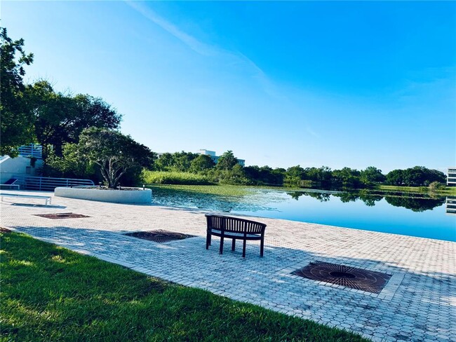 Building Photo - 1000 Winderley Pl