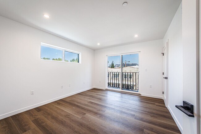 Building Photo - 5508 Barton Ave