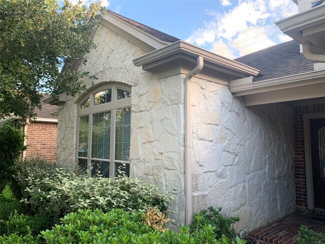 Building Photo - 13110 Imperial Shore Dr