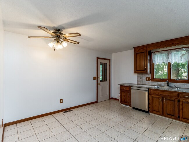 Building Photo - 115 Brandegee Ln