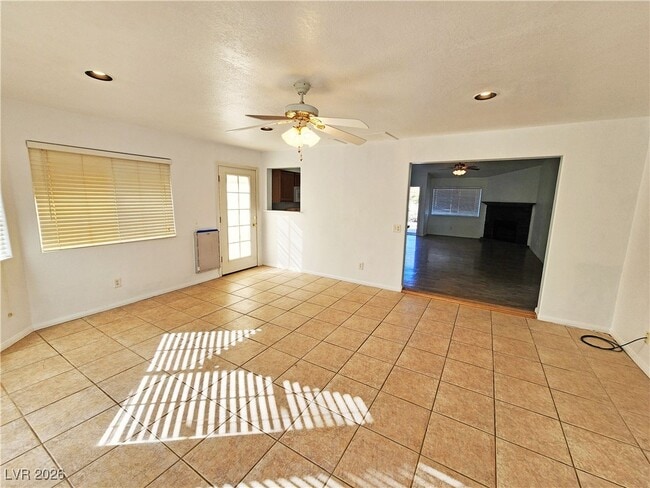 Building Photo - 2341 Yakima Ave