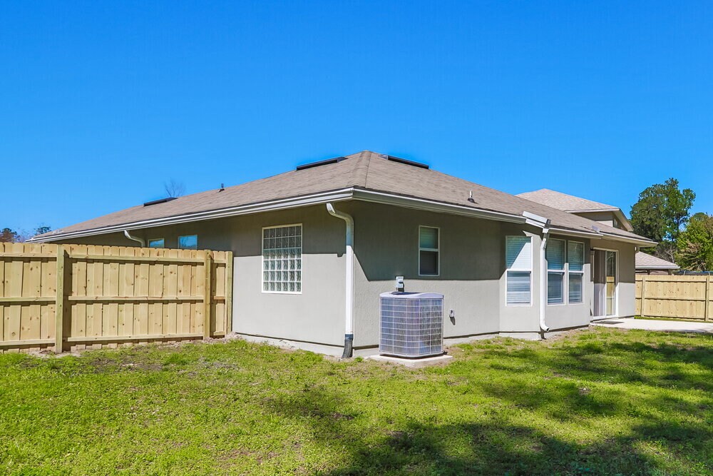 Building Photo - 1975 Tomahawk Dr