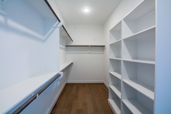 Building Photo - 462 S Centro Cir