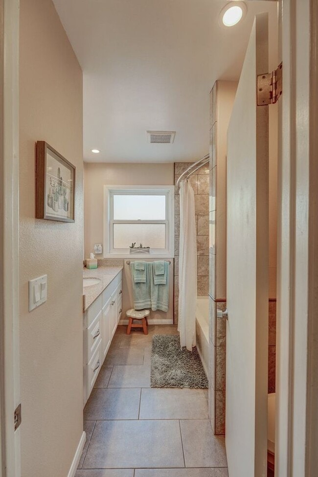 Building Photo - 4 Bedroom 2 Bath House for Rent Within Wal...