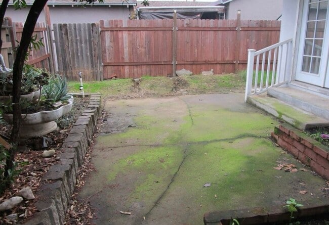 Building Photo - Super Cute 3/2 Rancho Cordova Home!! **Ple...