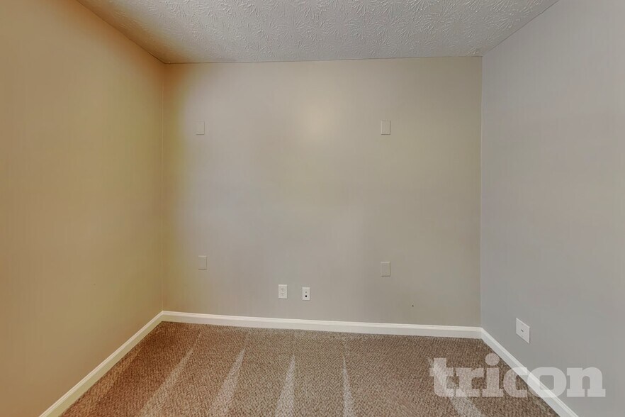 Building Photo - 1455 Enchanted Forest Dr
