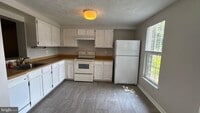 Building Photo - 10802 Beech Creek Dr