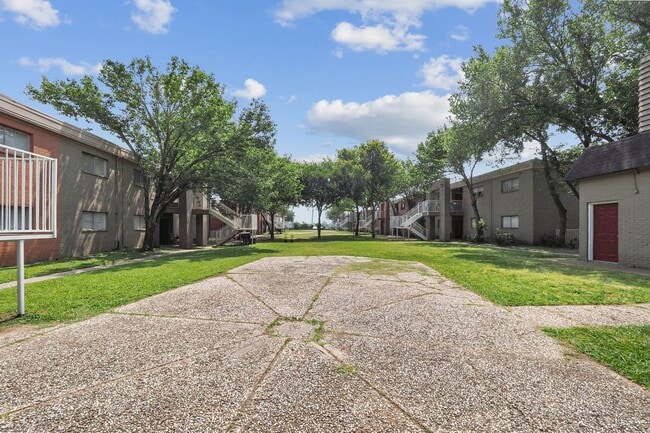 Building Photo - La Paloma Village Apartments