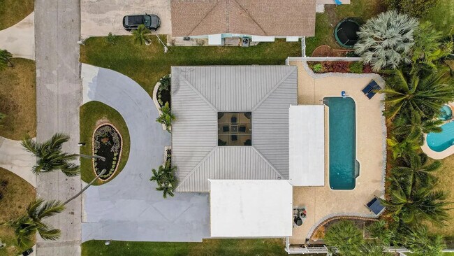 Building Photo - 608 Malabar Ave