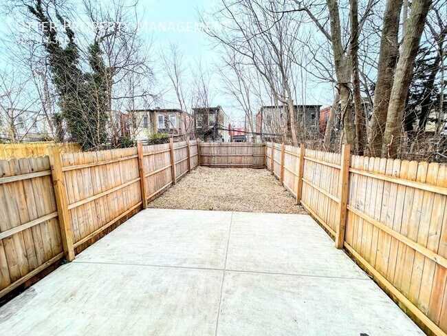 Building Photo - 861 N 43rd St