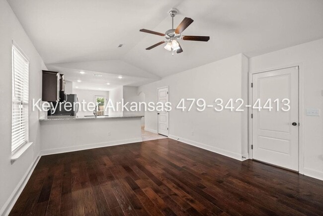 Building Photo - Bentonville living | 4bed 2bath