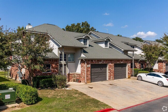 Building Photo - 400 E Cypress Creek Rd