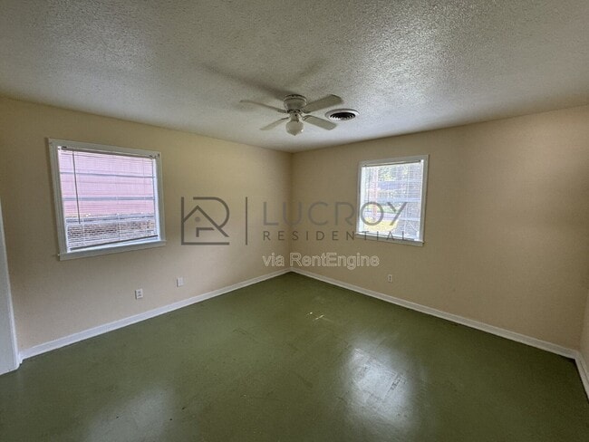 Building Photo - 577 Dryden Ave
