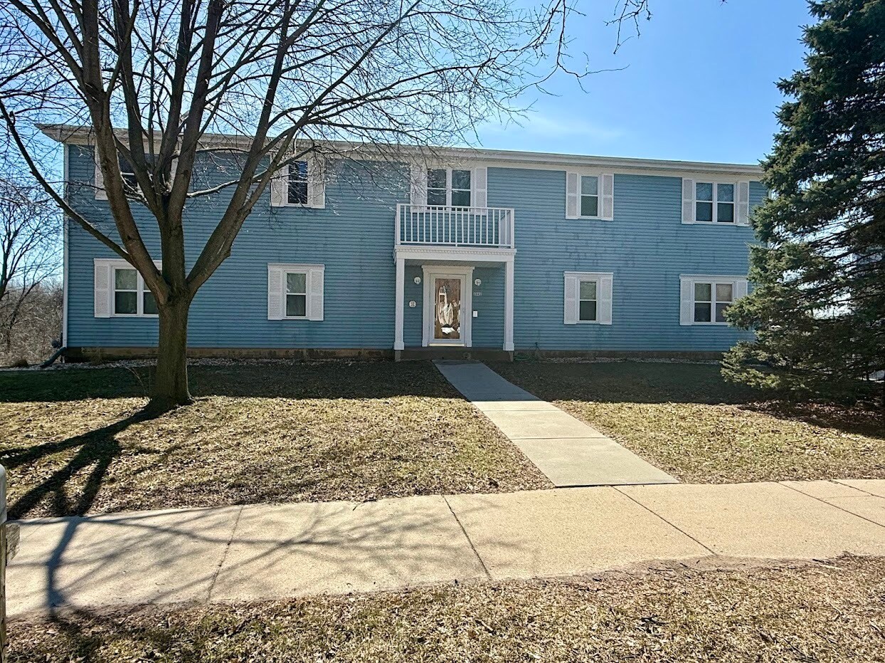 Front2 - 2042 Cliff Alex Ct S