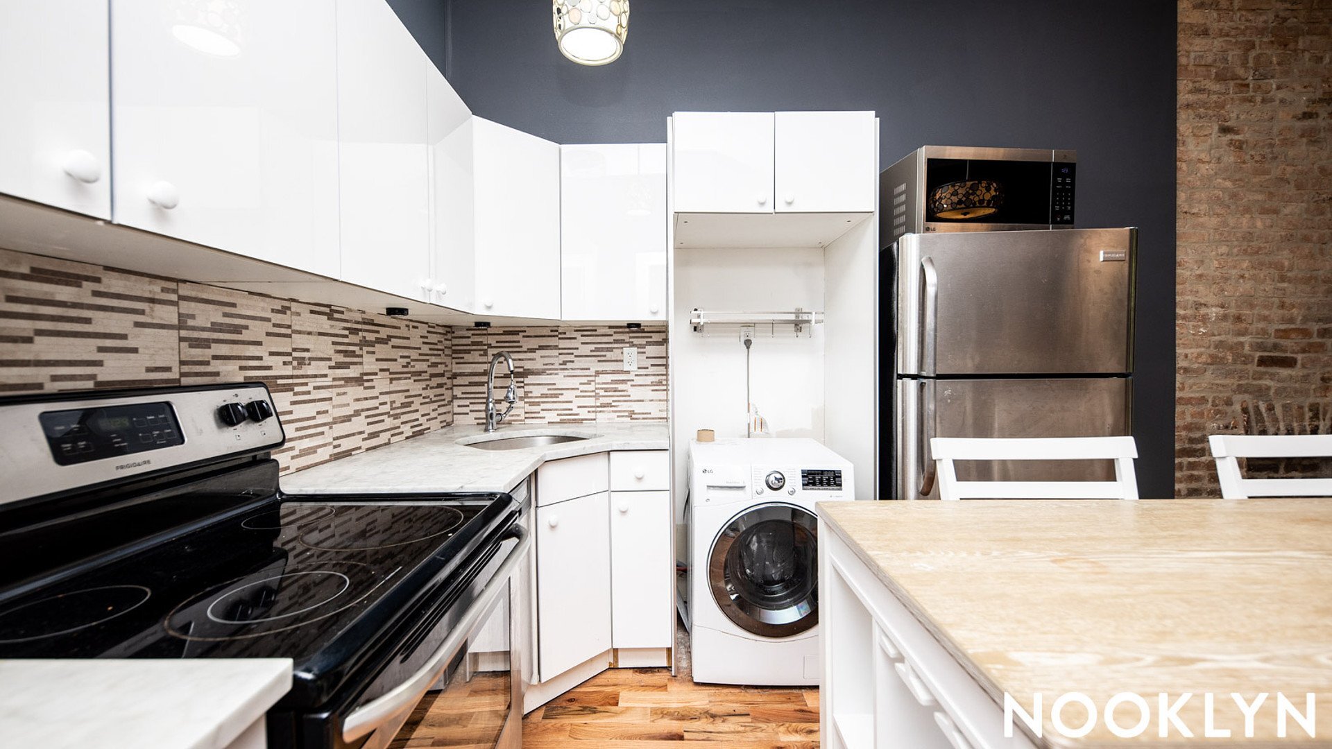 Building Photo - 68 Halsey St