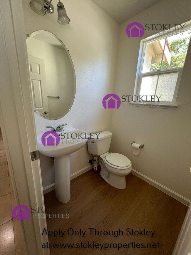 Building Photo - 1 Addison Ct