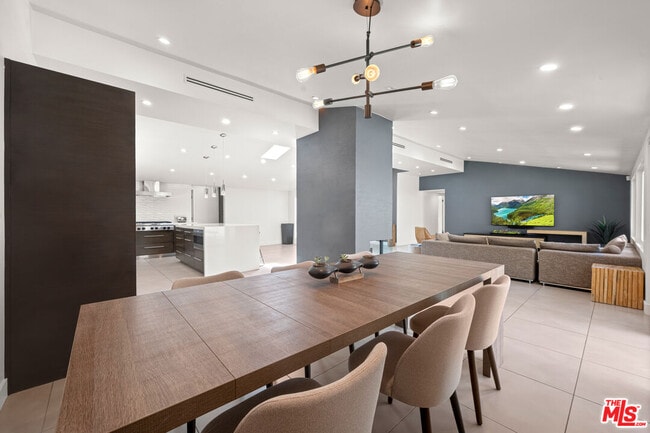 Building Photo - 20159 Hatteras St