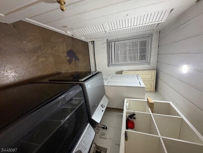 Building Photo - 237 Rahway Ave