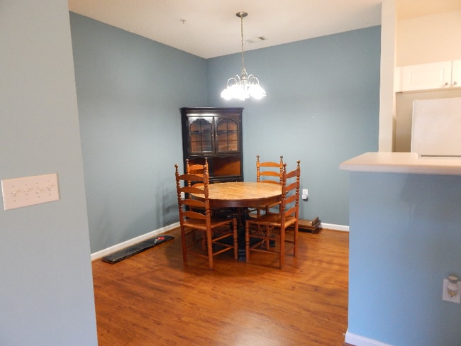 Building Photo - 301 McKenna Cir