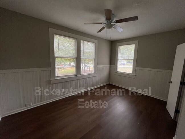 Building Photo - 105 Richmond St