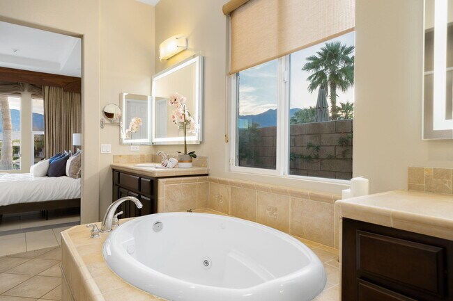 Building Photo - 3 Pyramid Lake Ct