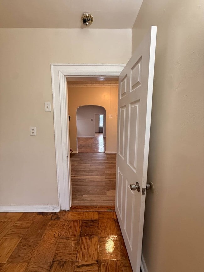 Building Photo - 2264 Pacific St