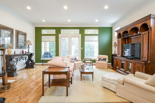 Building Photo - 9127 Harbor Hills Dr