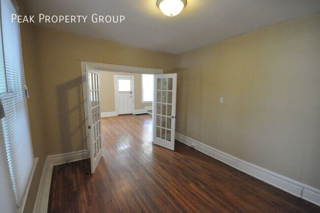 Building Photo - 406 E Northwood Ave