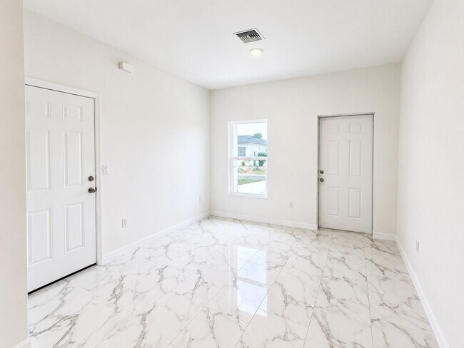 Building Photo - 1138 Rambler St