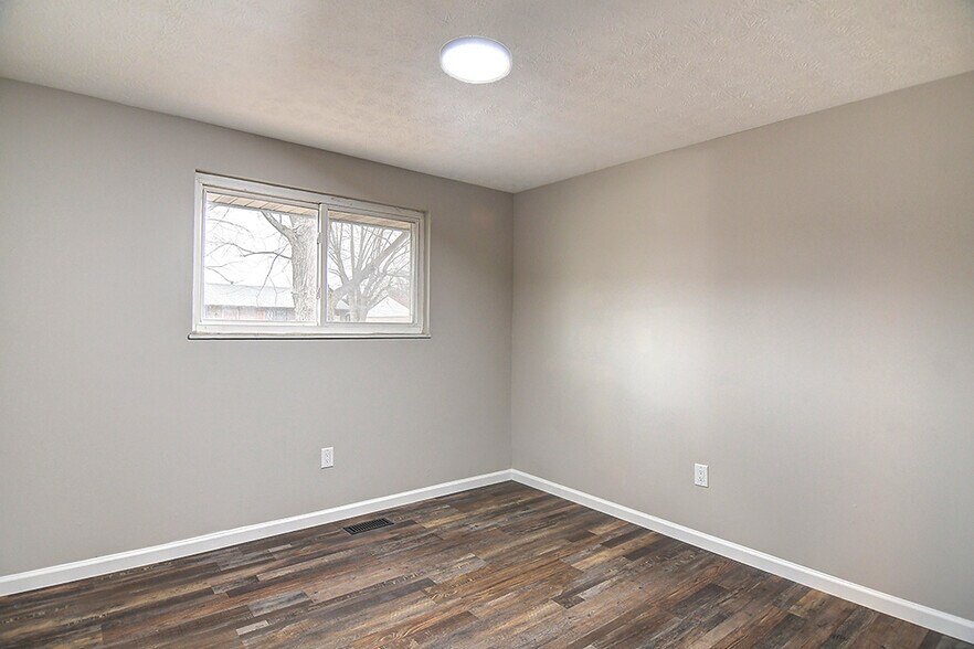 Building Photo - 1204 S Main St