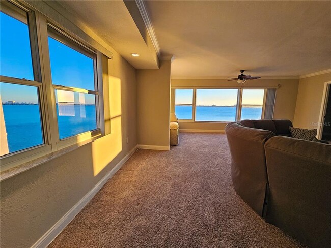 Building Photo - 6020 Shore Blvd S