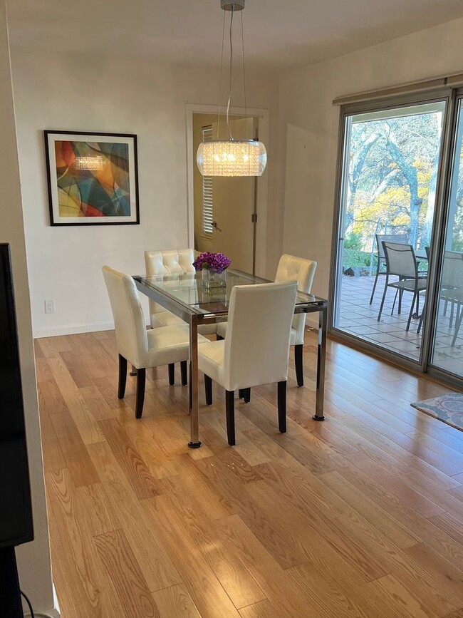 Building Photo - 2740 Ptarmigan Dr