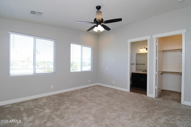 Building Photo - 1024 E Curry Rd