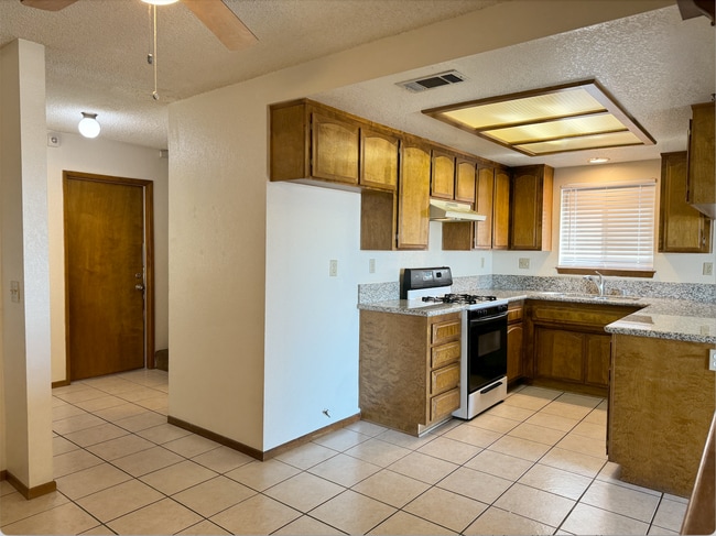 Building Photo - 16383 Quantico Rd