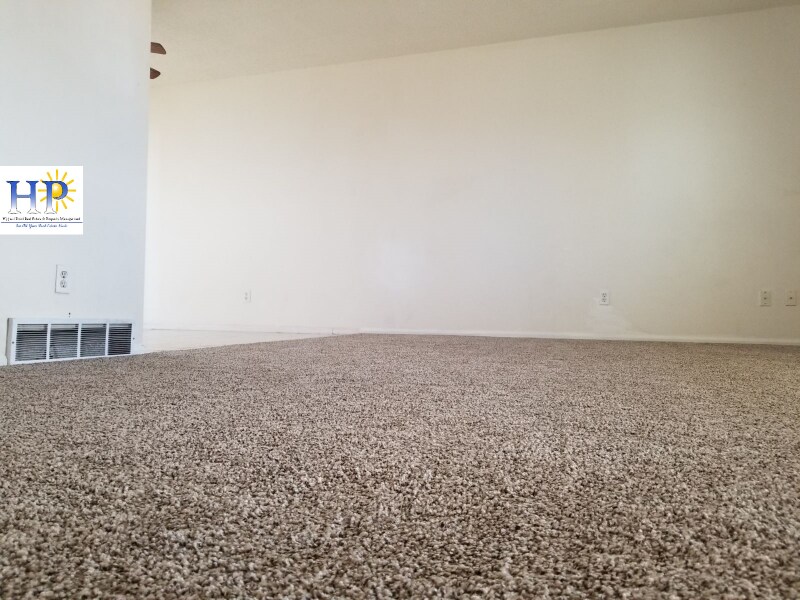 Building Photo - 817 Badger Dr