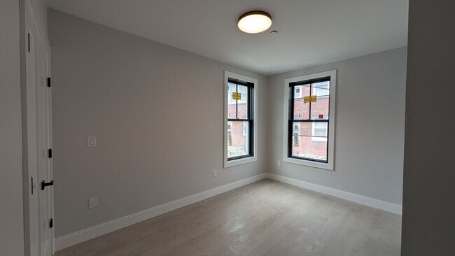 Building Photo - 86 Colborne Rd