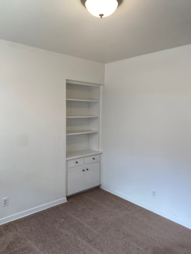 Building Photo - 7143 Triola Ln